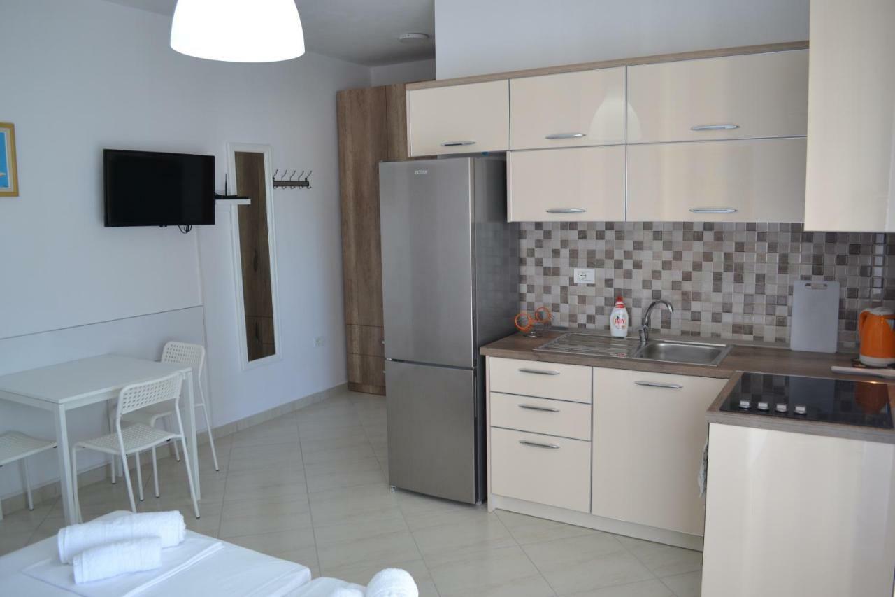 Seaview Bay Studio & Private Garage Vlorë Екстериор снимка