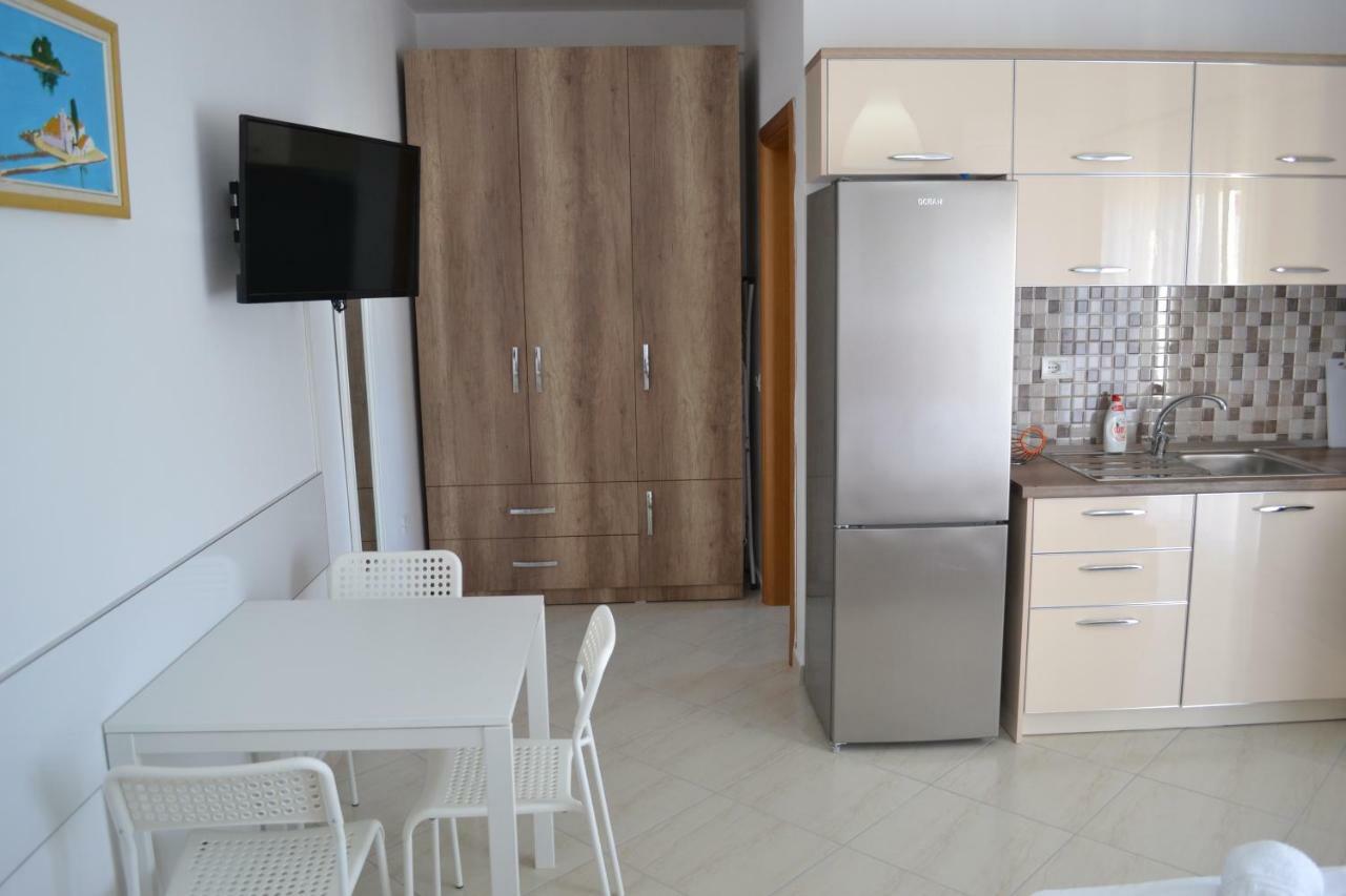 Seaview Bay Studio & Private Garage Vlorë Екстериор снимка